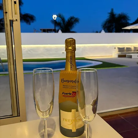 Magnolias -villa Adosada Con Piscina Privada. コラレホ