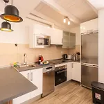 Magnolias- With Private Pool & Bbq Apartment *