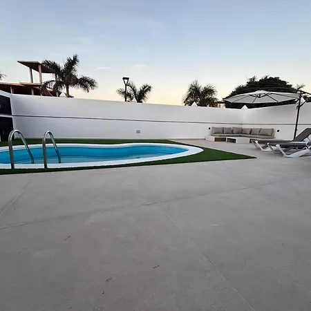 Magnolias Private Pool, Bbq & Family Lejlighed *