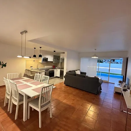 Las Magnolias- Villa With Private Pool & Bbq Corralejo