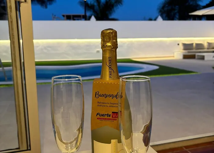 Las Magnolias- Villa With Private Pool & Bbq Corralejo